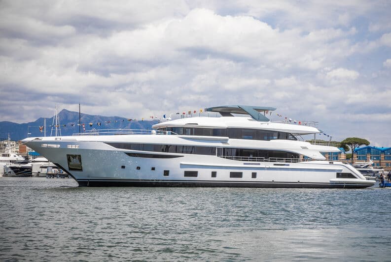 Motor Yacht Abbentures2