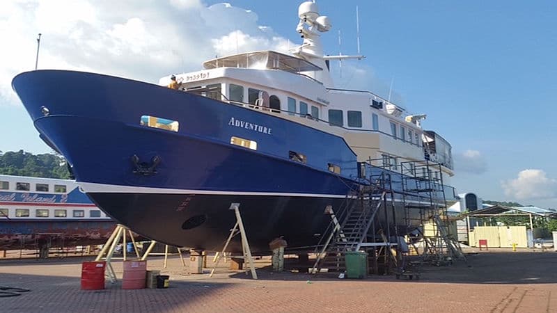 Motor Yacht Adventure