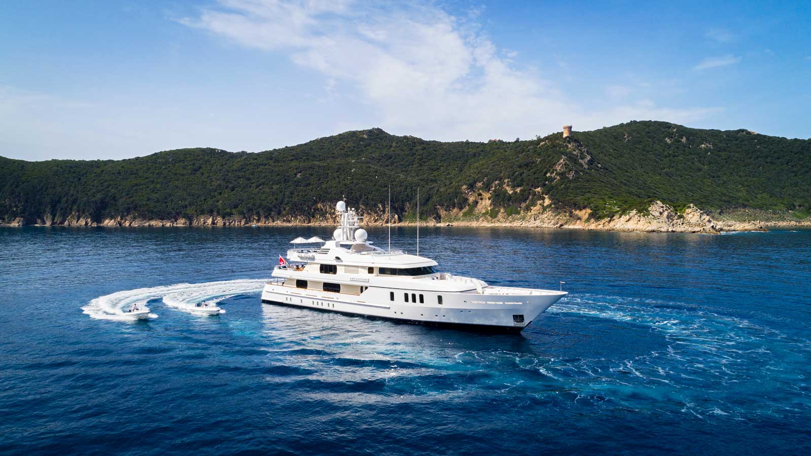 Motor Yacht Adventure