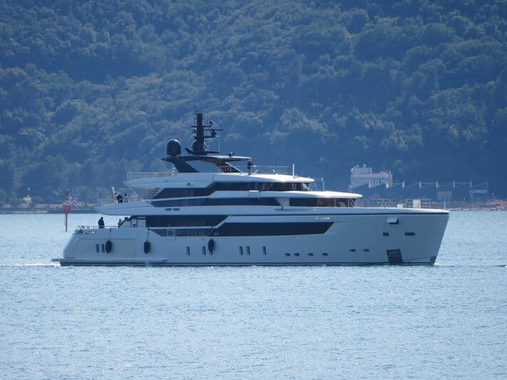 Motor Yacht Aix