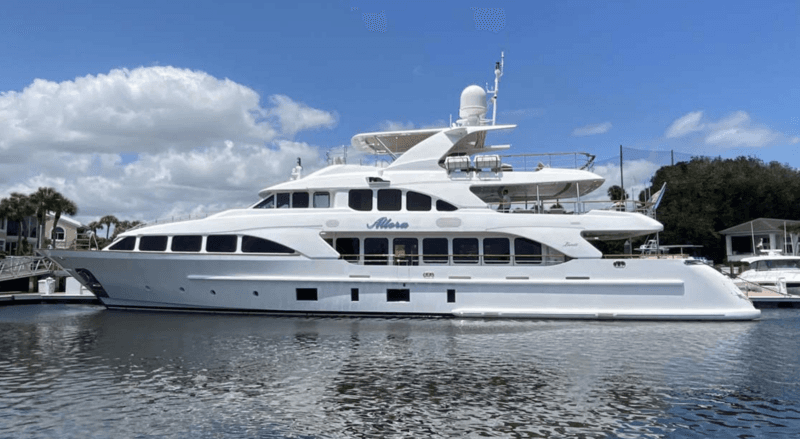 Motor Yacht Allora