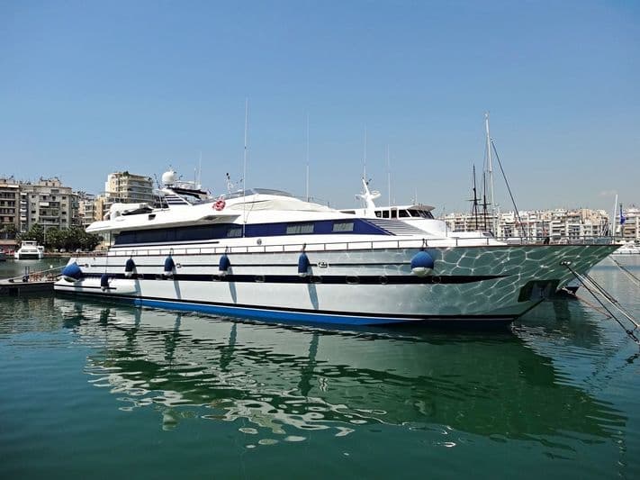 Motor Yacht Alma Libre
