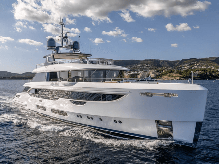 Motor Yacht Alpha Waves