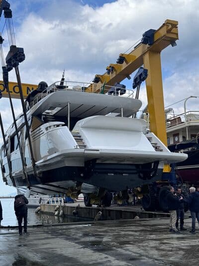 Motor Yacht Amer 120/16