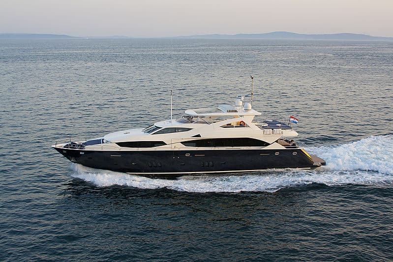 Motor Yacht Arago