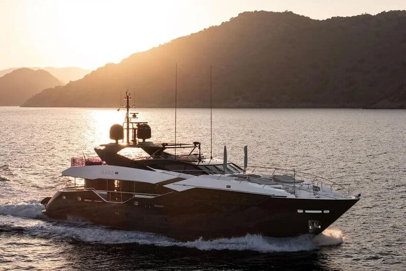 Motor Yacht Ares