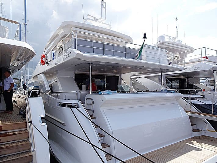Motor Yacht Azimut Grande 30/27