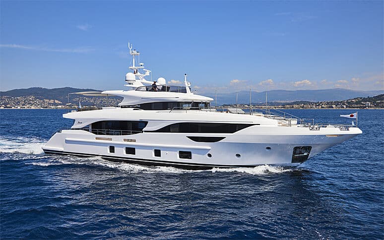 Motor Yacht Azure Dreams