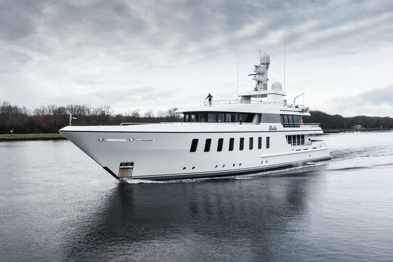 Motor Yacht Bella