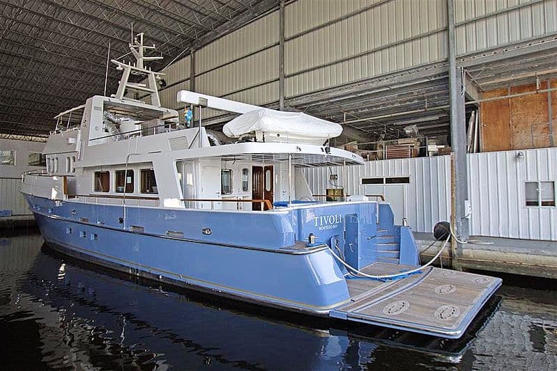 Motor Yacht Belle Isle Sea