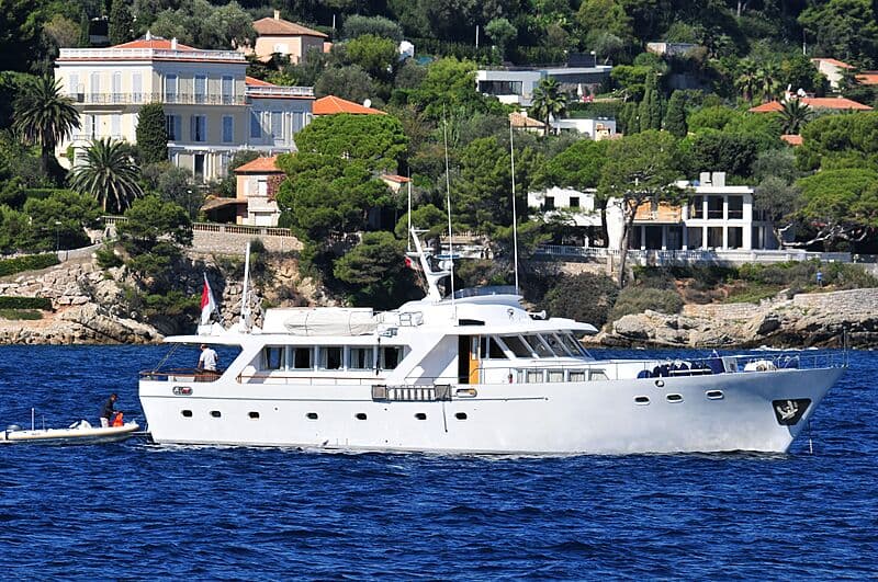 Motor Yacht Belumbury