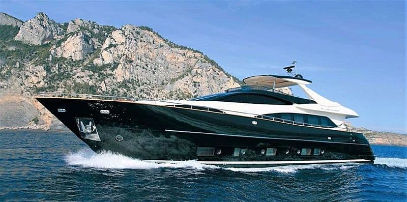 Motor Yacht Black Swan