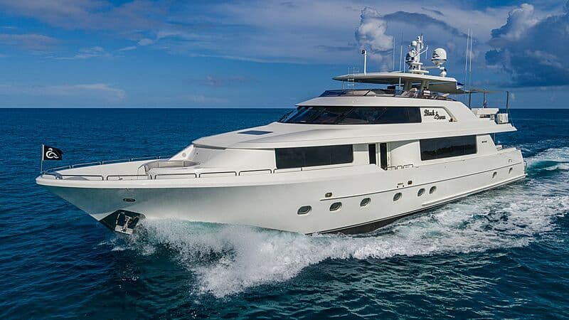 Motor Yacht Black Swan