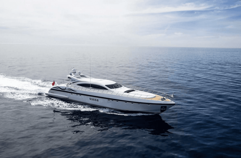 Motor Yacht Blooms
