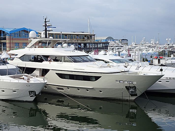 Motor Yacht Blue Agave