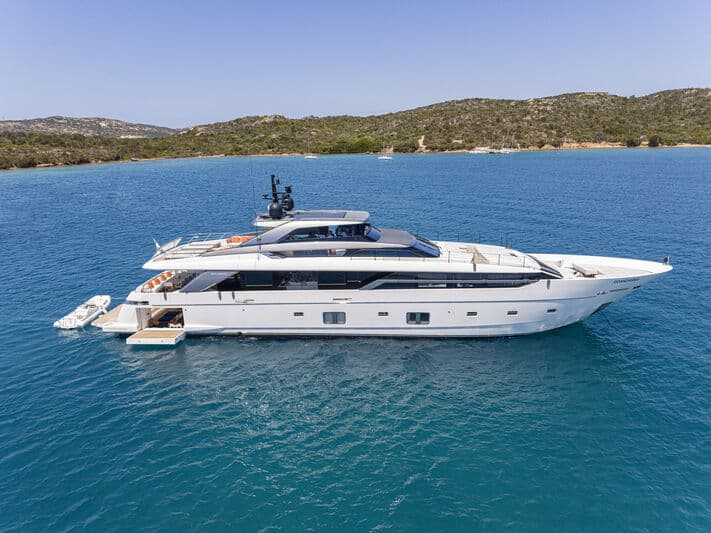 Motor Yacht Blue Angel