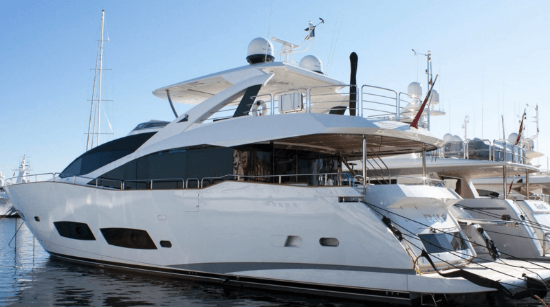 Motor Yacht Bluff