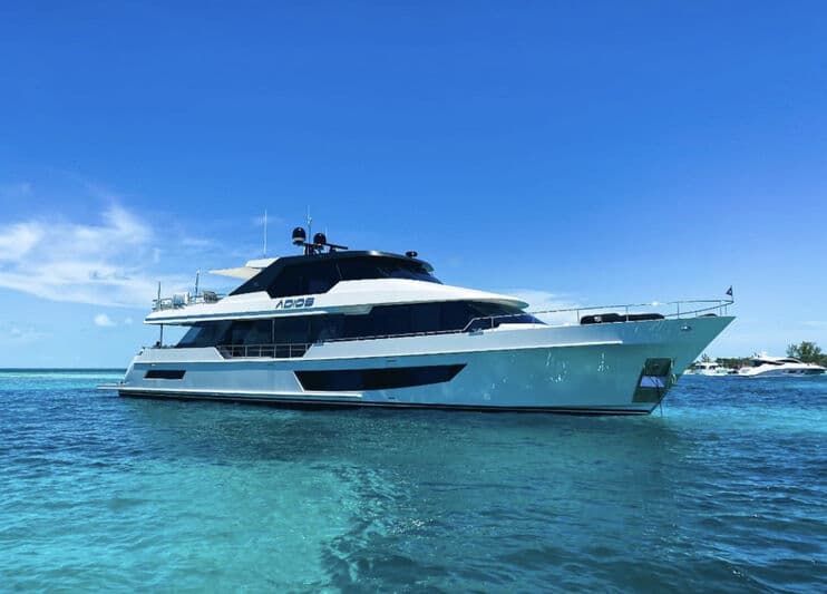 Motor Yacht Carbon Copy