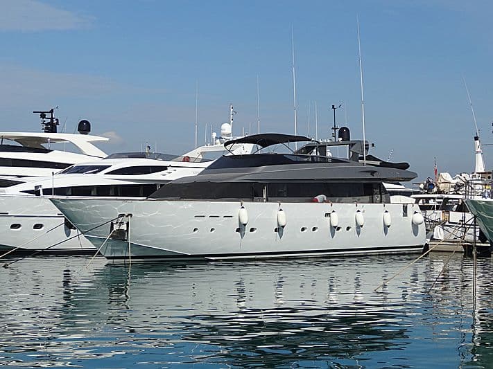 Motor Yacht Coral