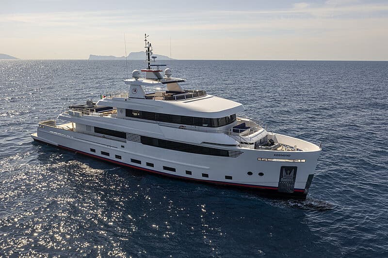 Motor Yacht Crowbridge