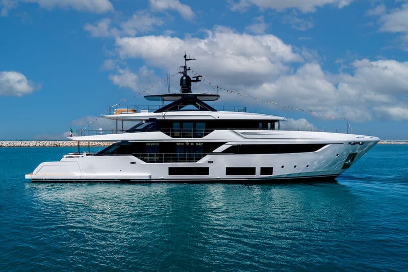 Motor Yacht Custom Line Navetta 38/03