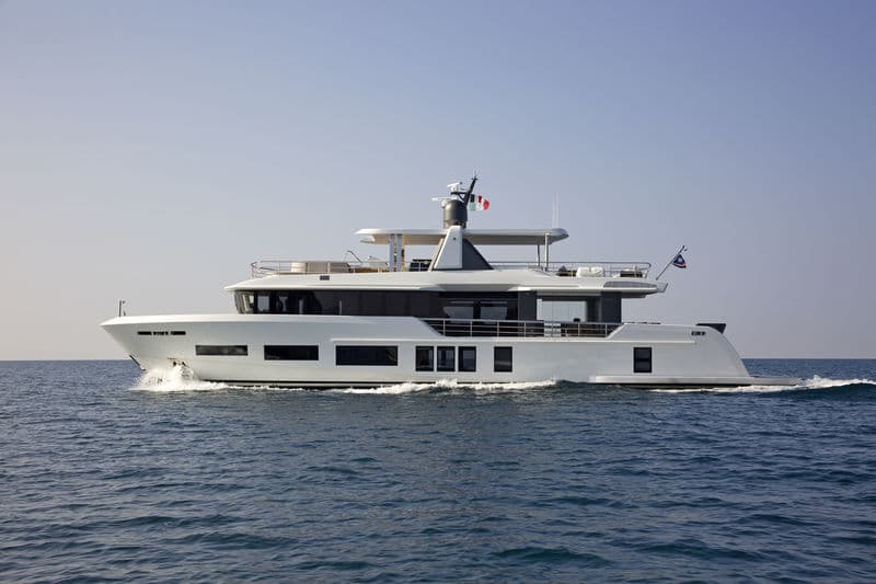 Motor Yacht Cyra