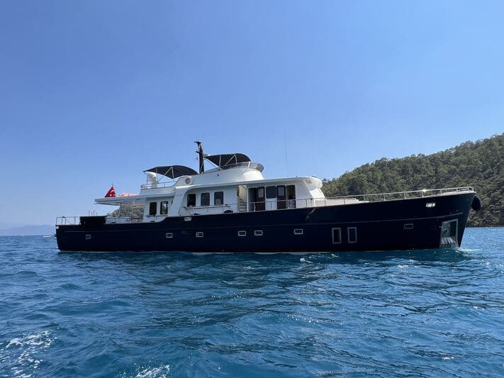 Motor Yacht Dali