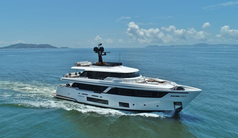 Motor Yacht Daydream