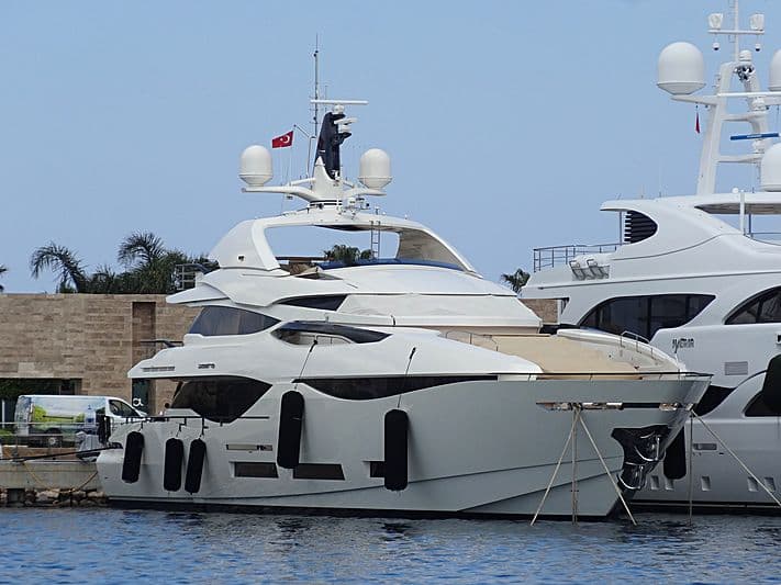 Motor Yacht Desire