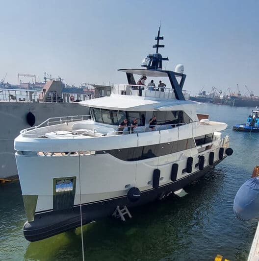 Motor Yacht Ebyshine