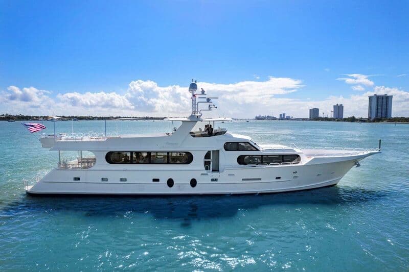Motor Yacht Envision