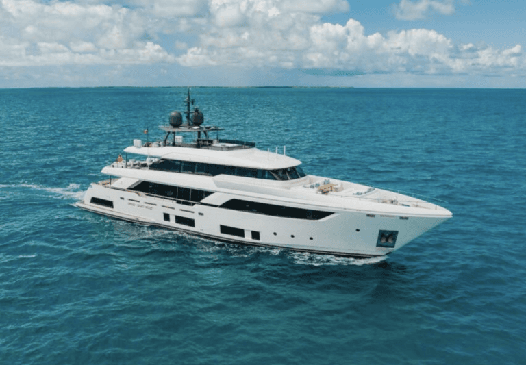 Motor Yacht Eros