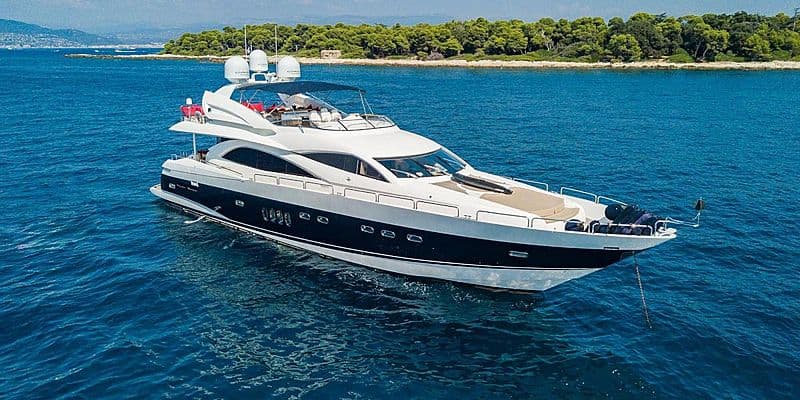 Motor Yacht Excelerate Z