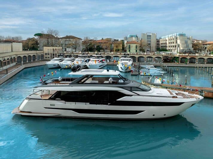 Motor Yacht Ferretti 940/01