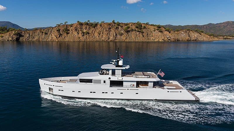 Motor Yacht Fundamental