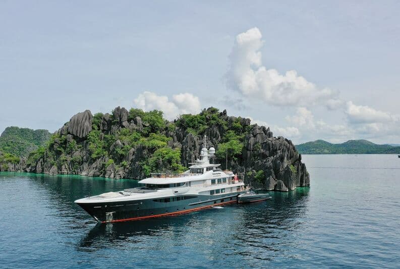 Motor Yacht Gene Machine