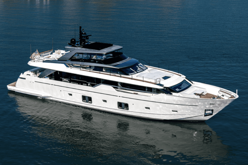 Motor Yacht Genoa