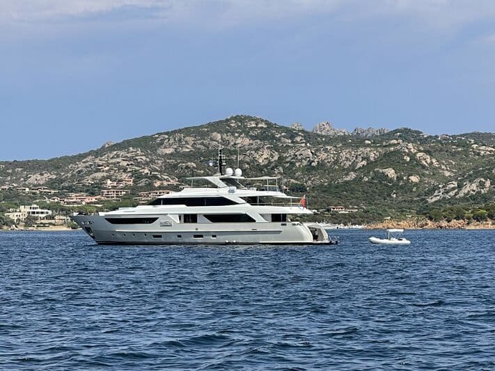 Motor Yacht Giro V