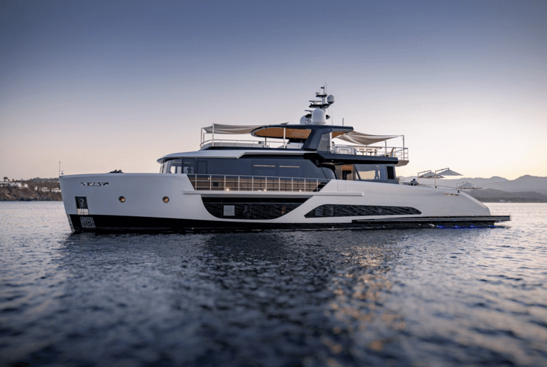 Motor Yacht H2O