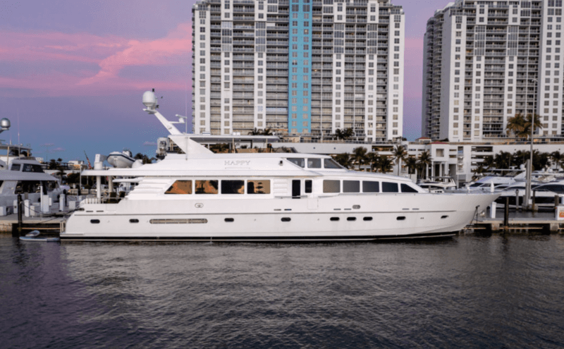 Motor Yacht Happy
