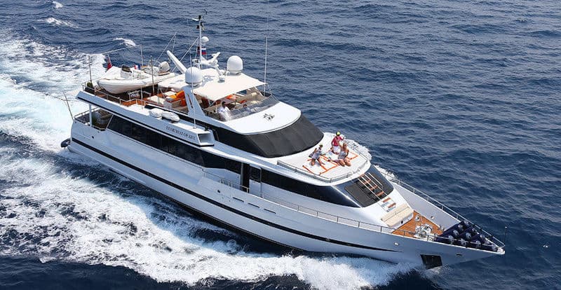 Motor Yacht Heartbeat Of Life