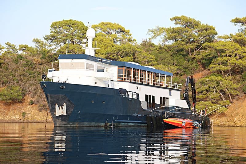 Motor Yacht Hennessy Samurai