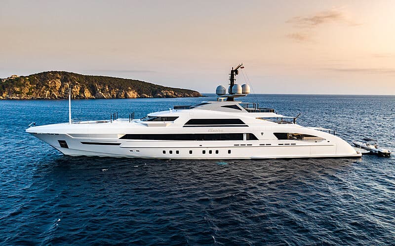 Motor Yacht Illusion