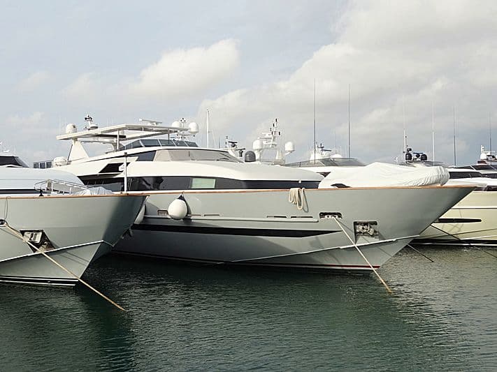 Motor Yacht Illusion XI