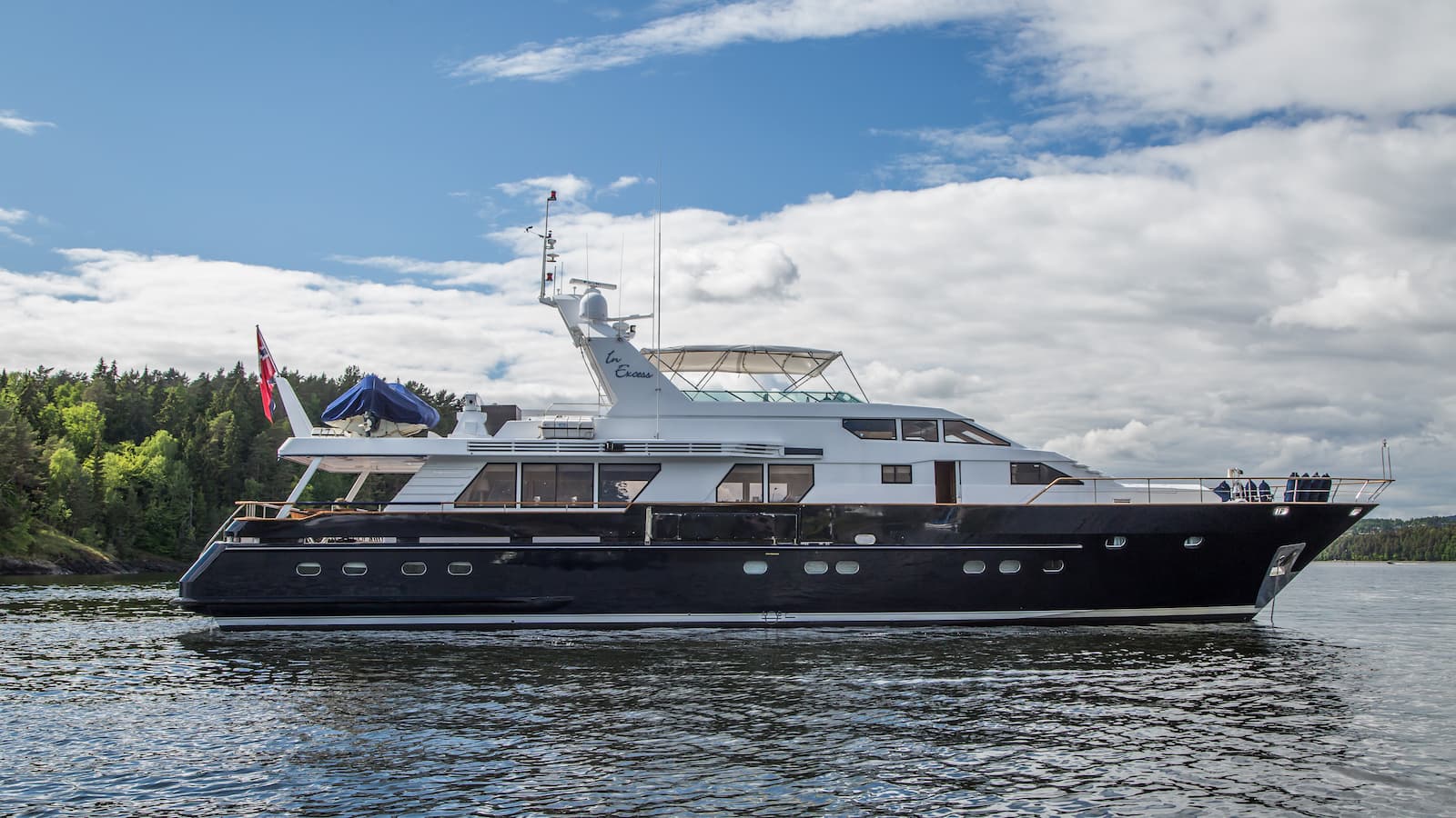 Motor Yacht In Excess