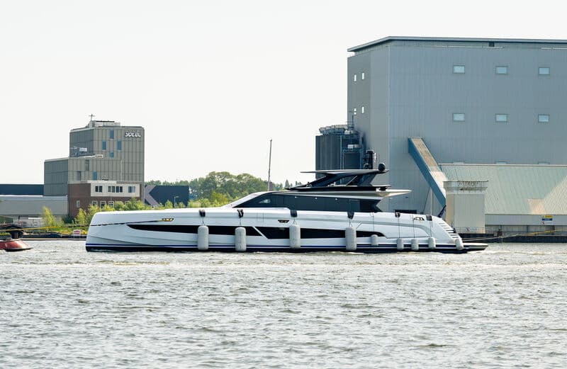 Motor Yacht Incognito