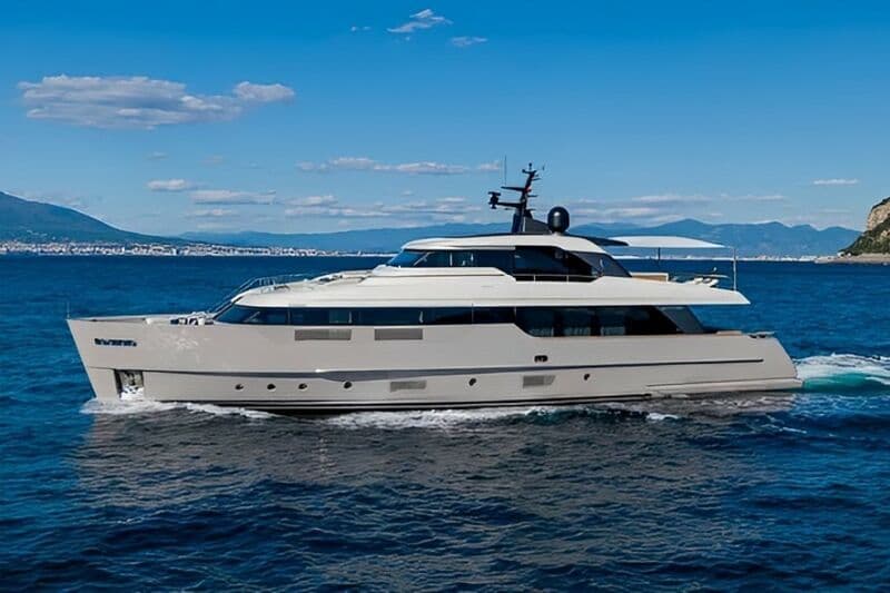 Motor Yacht Invictus