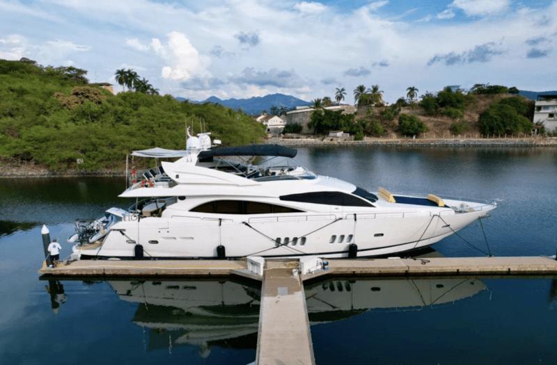 Motor Yacht It's Noon Somewhere