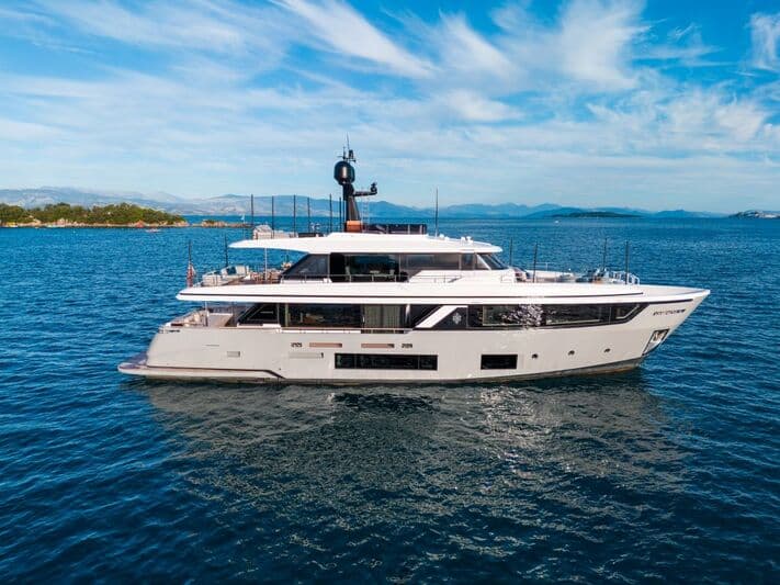 Motor Yacht Karma C