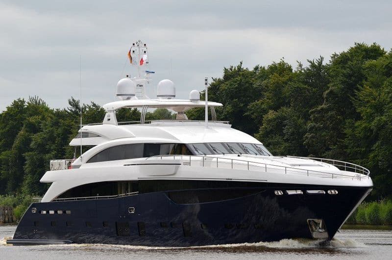 Motor Yacht La Perla
